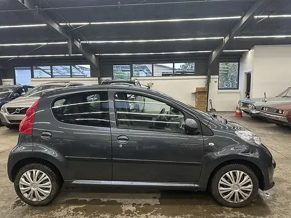 Peugeot 107 2009 photo 4