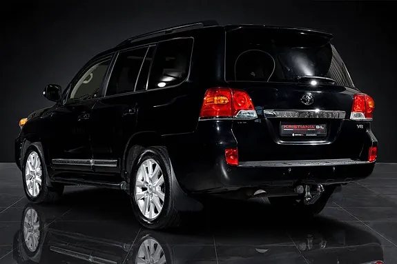 Toyota Land Cruiser 2013 photo 2