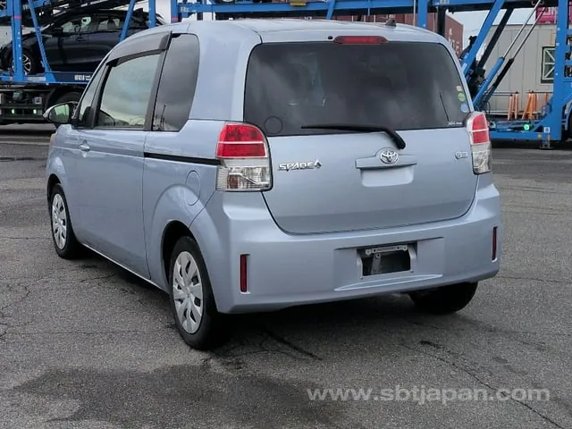 Toyota Spade 2012 photo 3