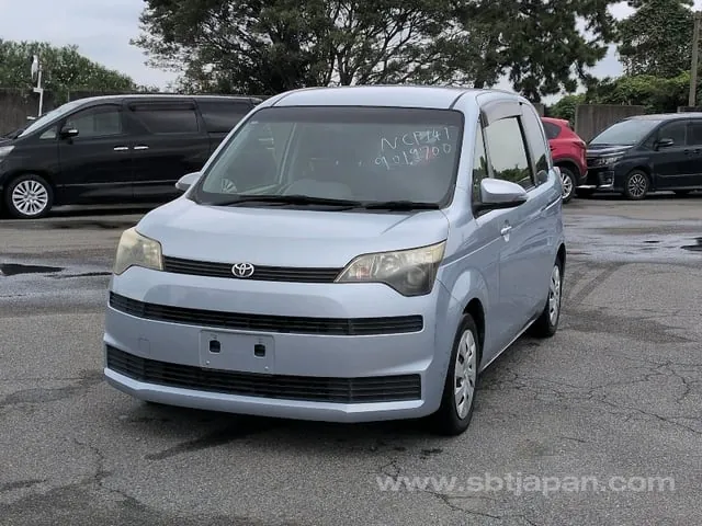 Toyota Spade 2012 photo 2