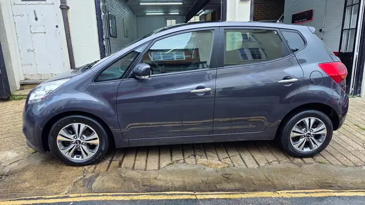 Kia Venga 2018 photo 2