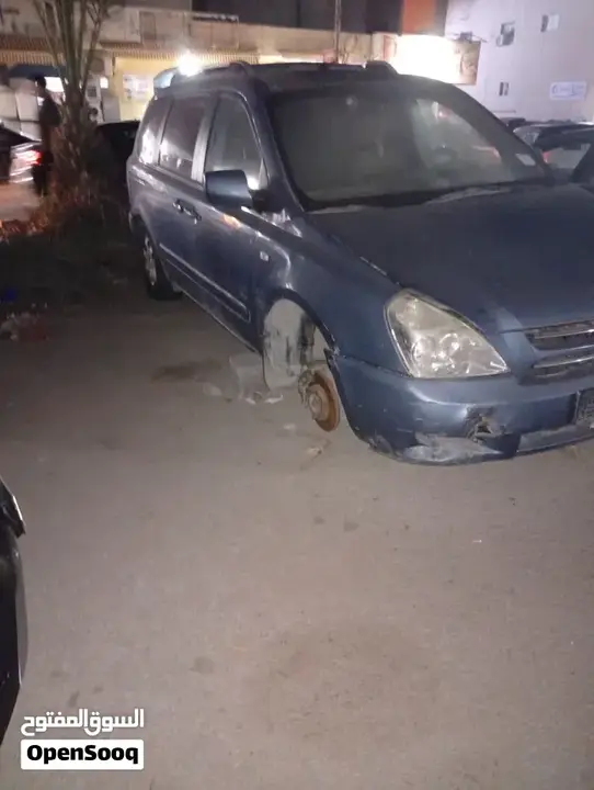 Kia Sedona 2010 photo 3