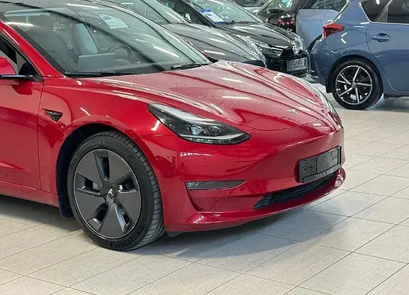 Tesla Model 3 2022 photo 2