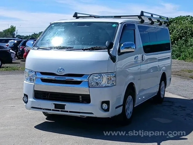 Toyota Hiace Van 2018 photo 3