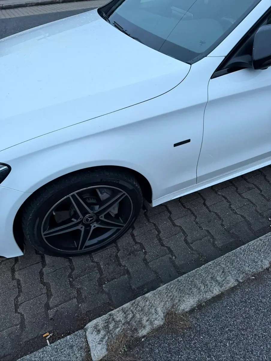 Mercedes-Benz C-Class 2018 photo 3