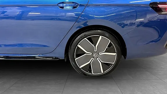 Volkswagen Passat 2025 photo 5