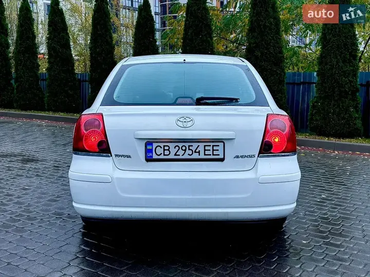 Toyota Avensis 2004 photo 5