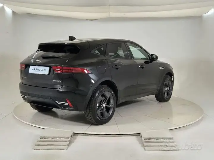 Jaguar E-Pace 2022 photo 2
