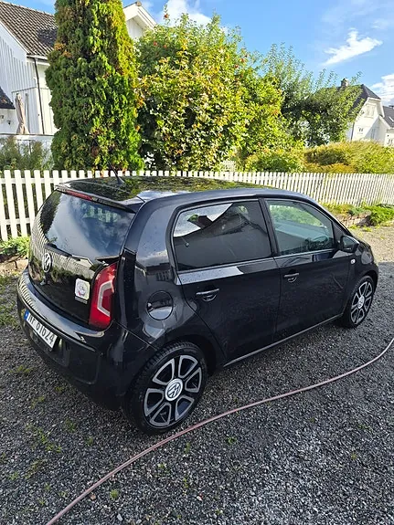 Volkswagen Up 2013 photo 4