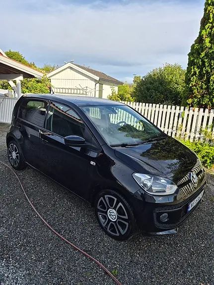 Volkswagen Up 2013 photo 2