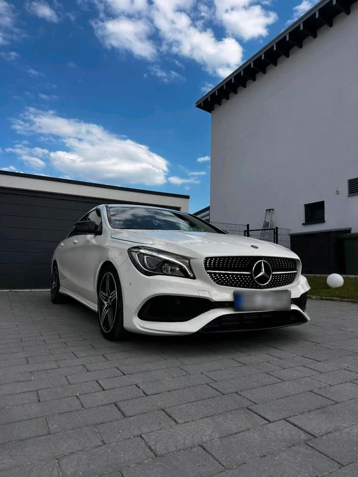 Mercedes-Benz Cla 200 Amg-Line