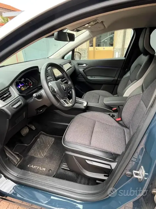 Renault Captur 2024 photo 4