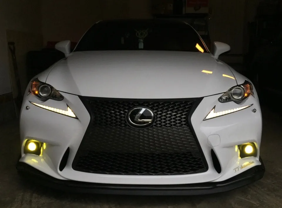 Lexus Is 350 2014 photo 2