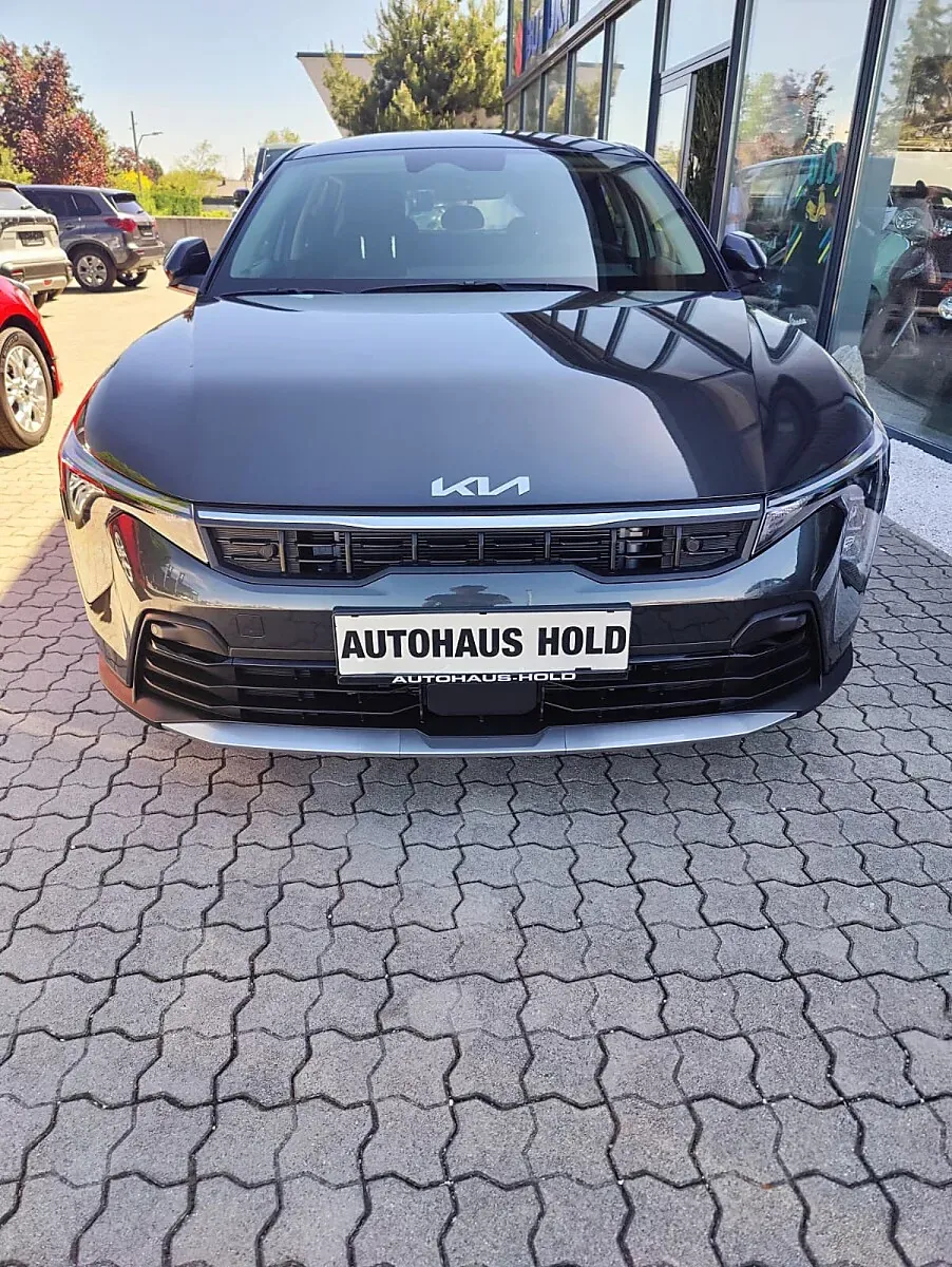 Kia K4 photo 2