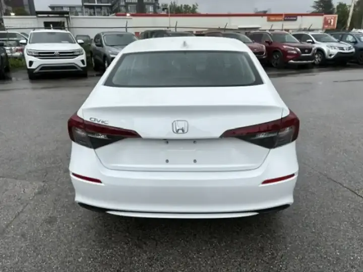 Honda Civic 2026 photo 5