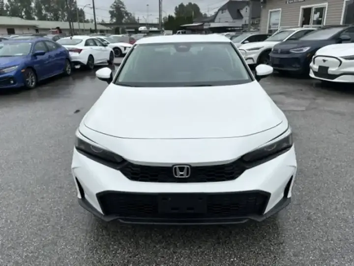 Honda Civic 2026 photo 2