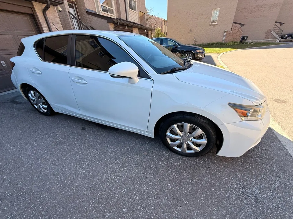 Lexus Ct200H 2011 photo 5