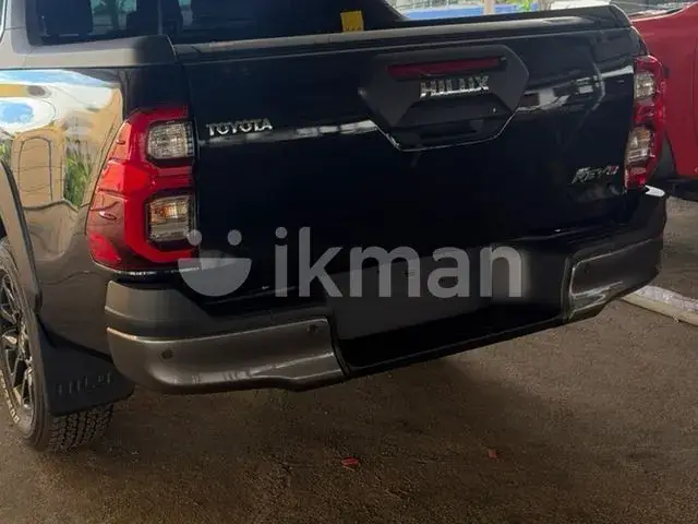 Toyota Hilux 2025 photo 3