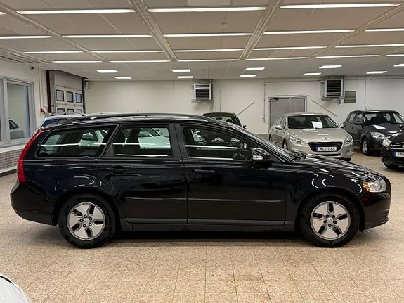 Volvo V50 2010 photo 3