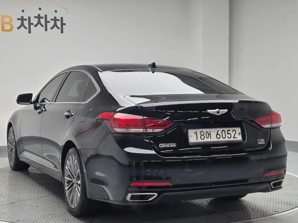 Hyundai Genesis 2015 photo 2