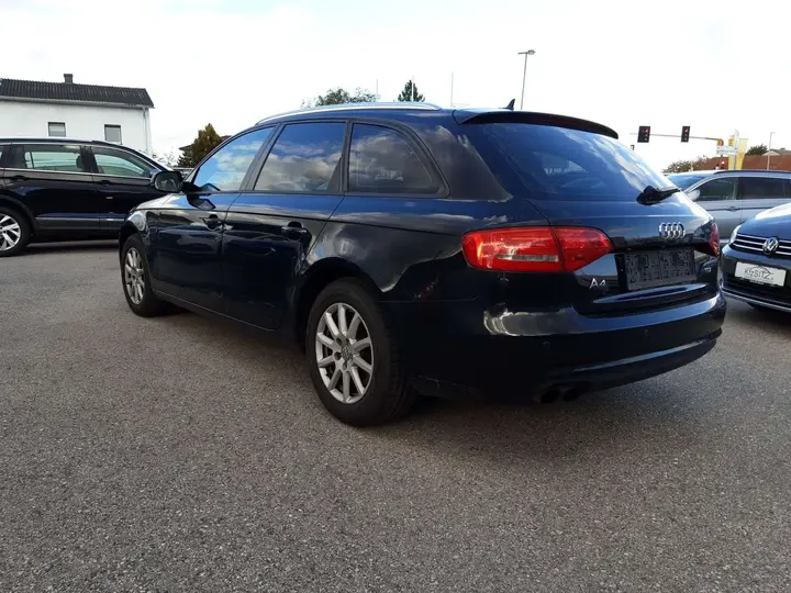 Audi A4 Avant 2012 photo 5