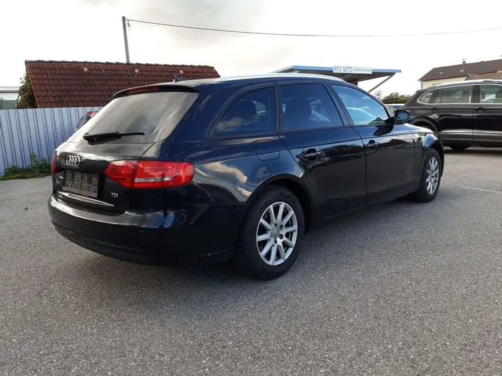 Audi A4 Avant 2012 photo 3