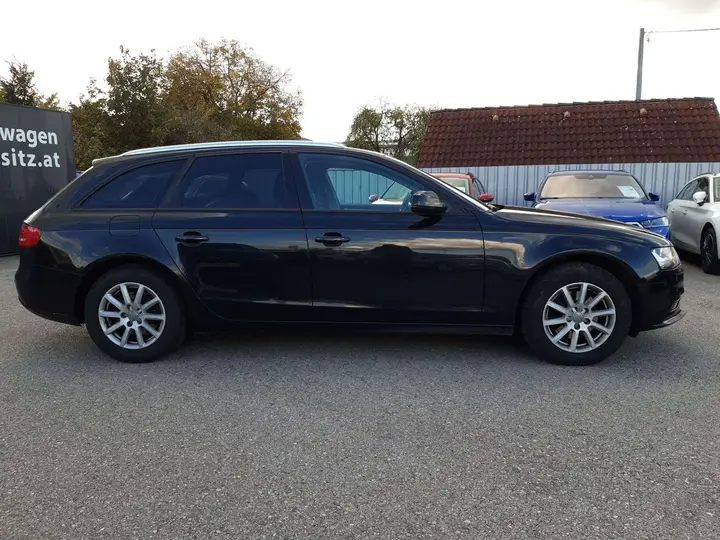 Audi A4 Avant 2012 photo 2