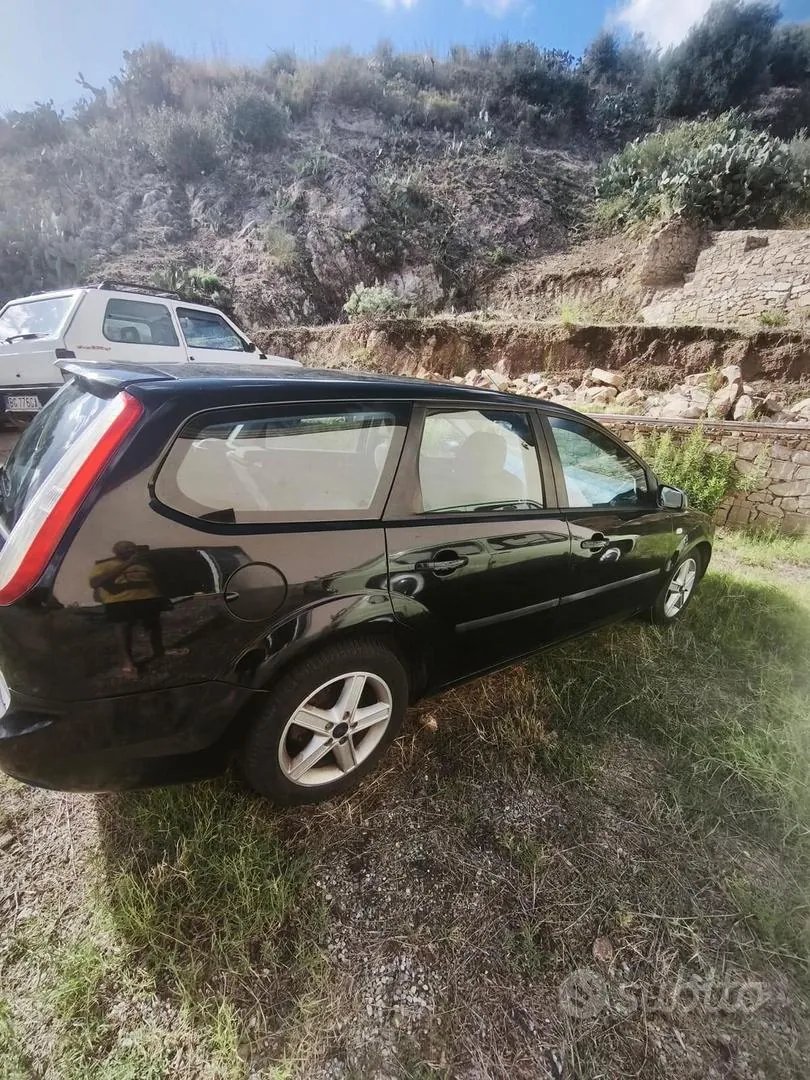 Ford Focus 2005 photo 2