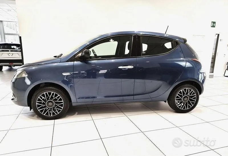 Lancia Ypsilon 2024 photo 2