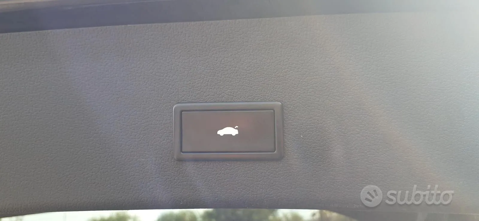 Audi A4 2010 photo 2