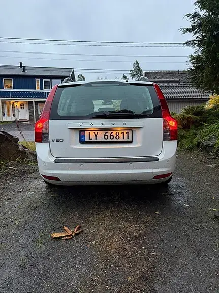 Volvo V50 2009 photo 2
