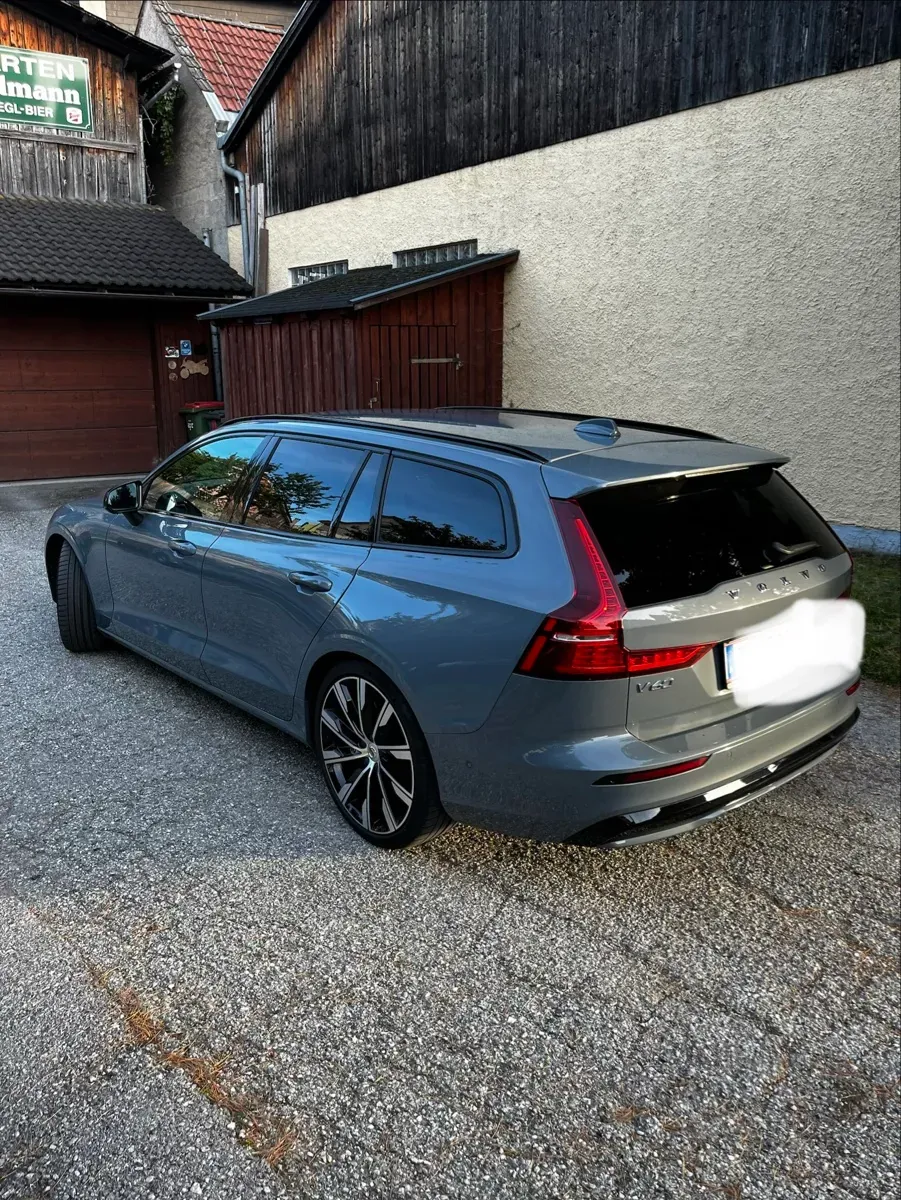 Volvo V60 2023 photo 3
