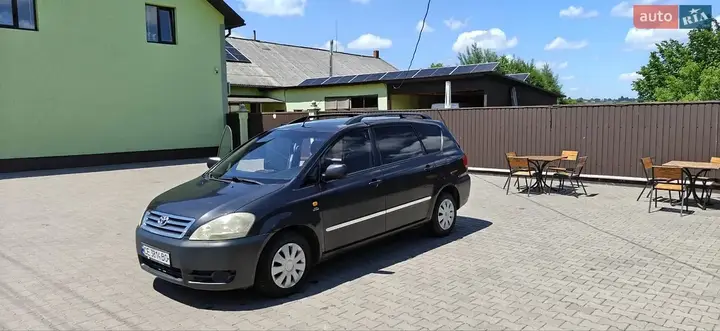 Toyota Avensis Verso