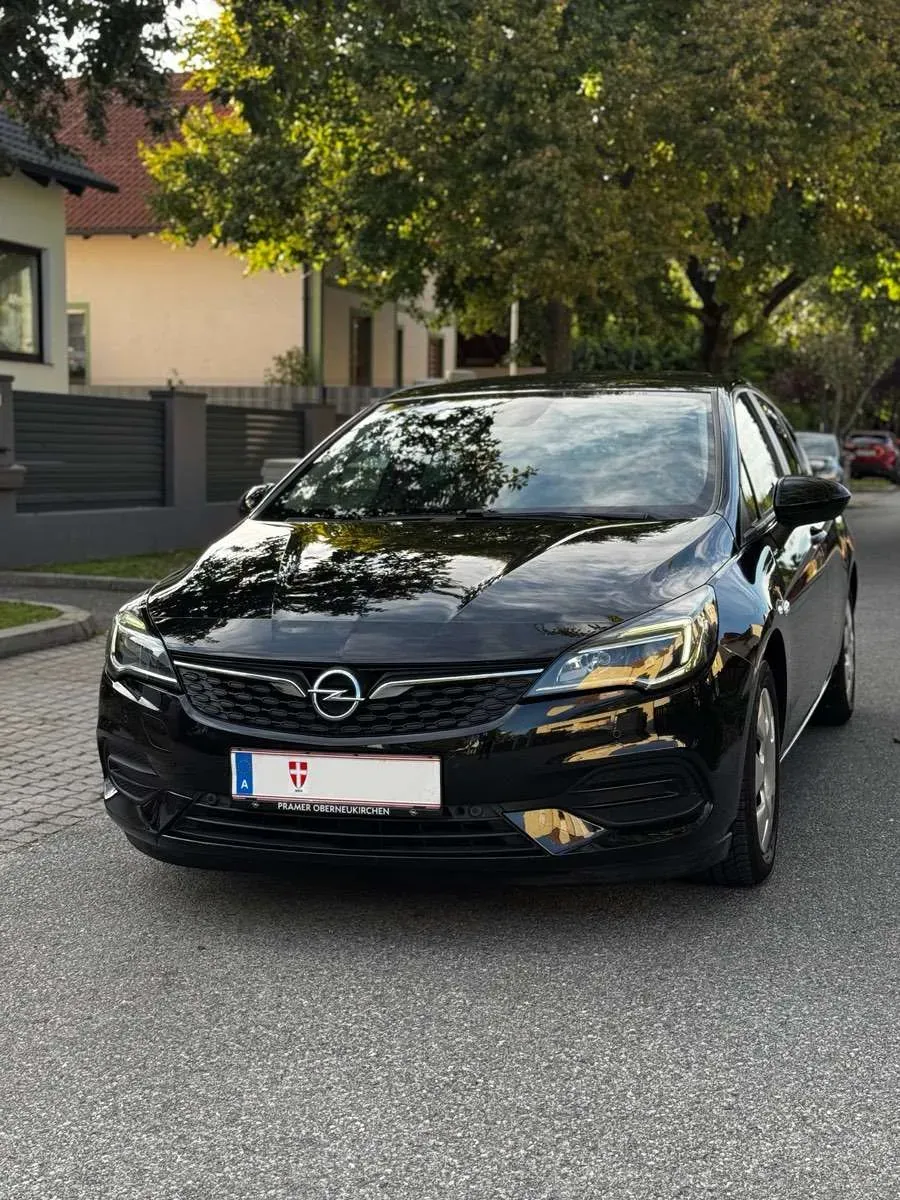 Opel Astra 2020 photo 2