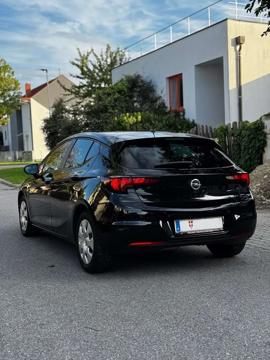 Opel Astra 2020 photo 3