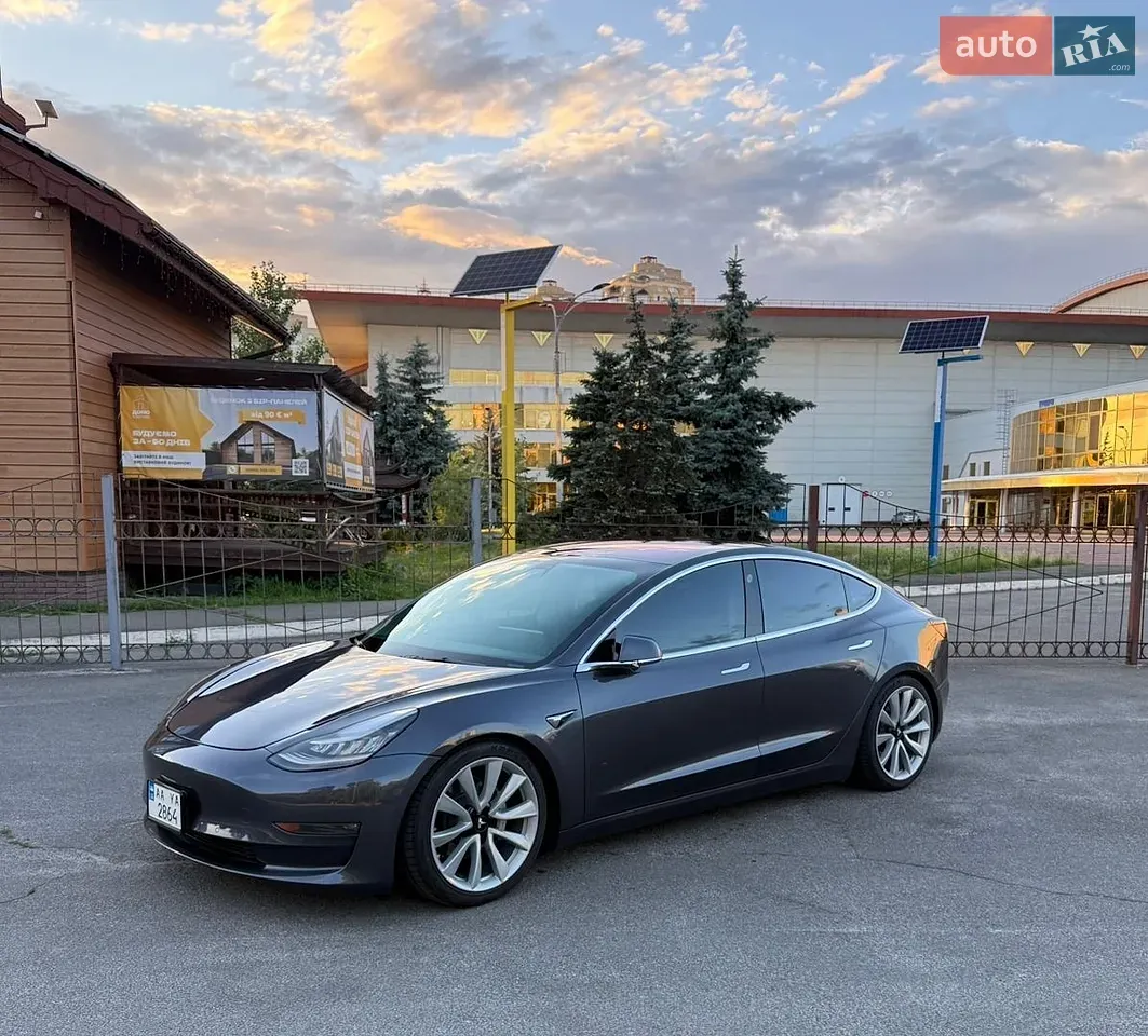 Tesla Model 3 2018 photo 2