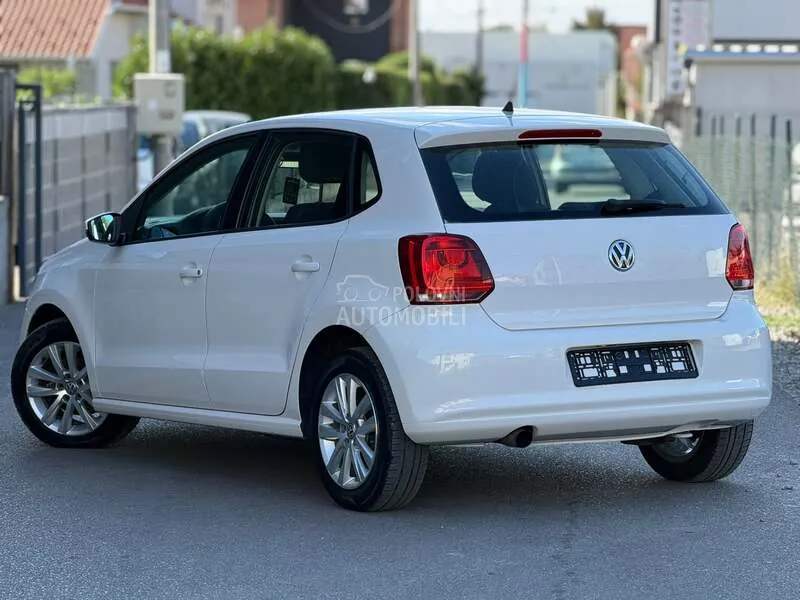 Volkswagen Polo 2011 photo 2