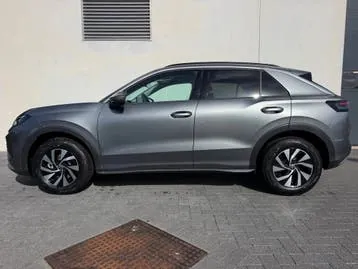 Volkswagen T-Roc 2026 photo 2
