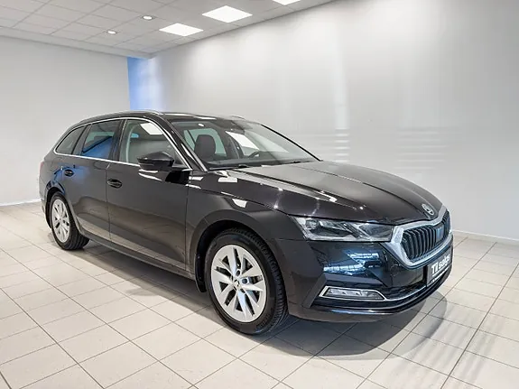 Skoda Octavia 2024 photo 2