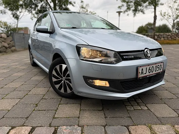 Volkswagen Polo 2015 photo 2