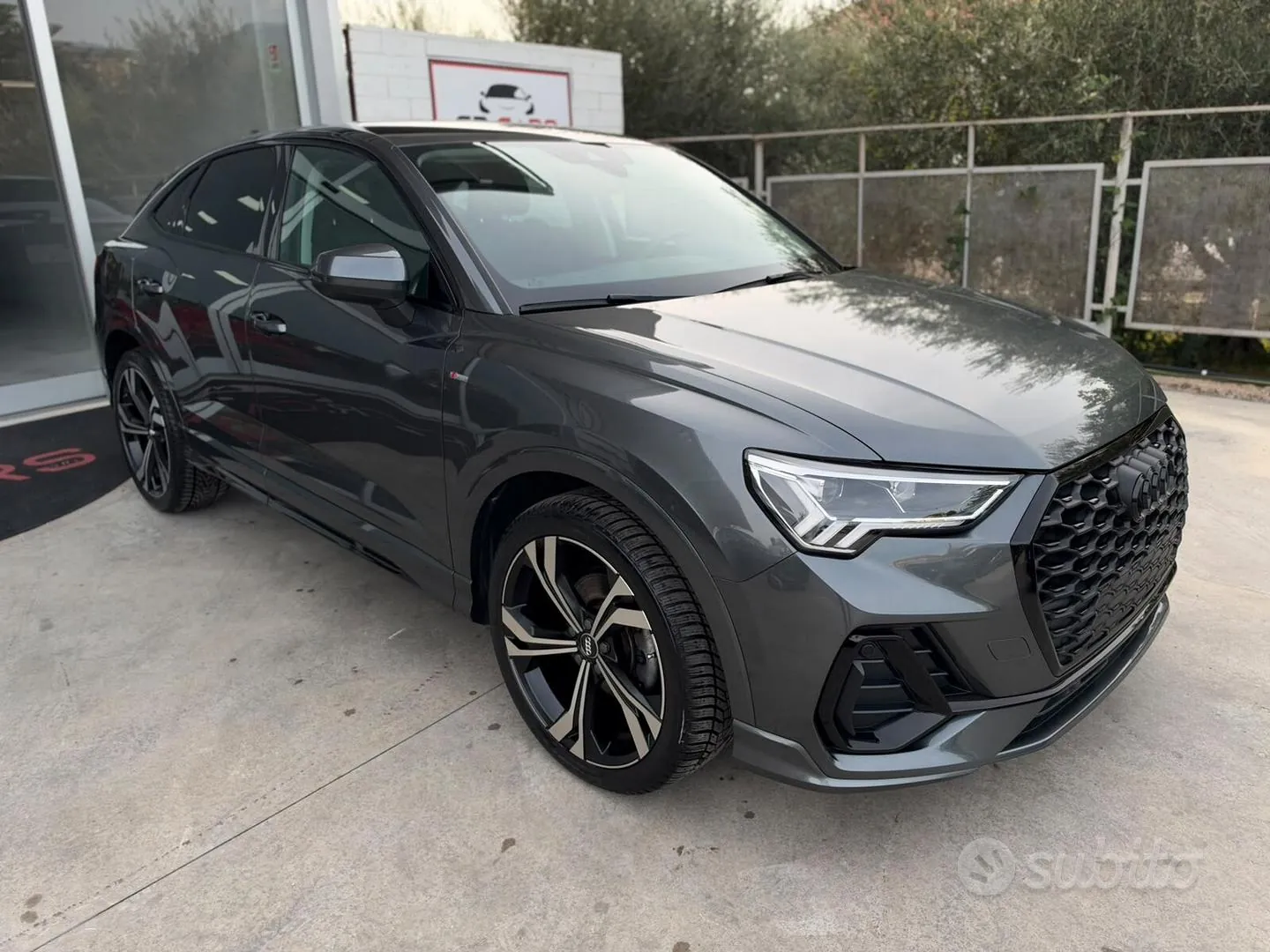 Audi Q3 2021 photo 2