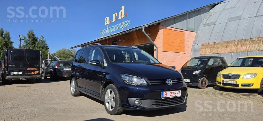 Volkswagen Touran 2014 photo 2