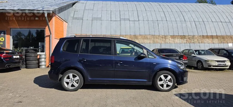 Volkswagen Touran 2014 photo 3