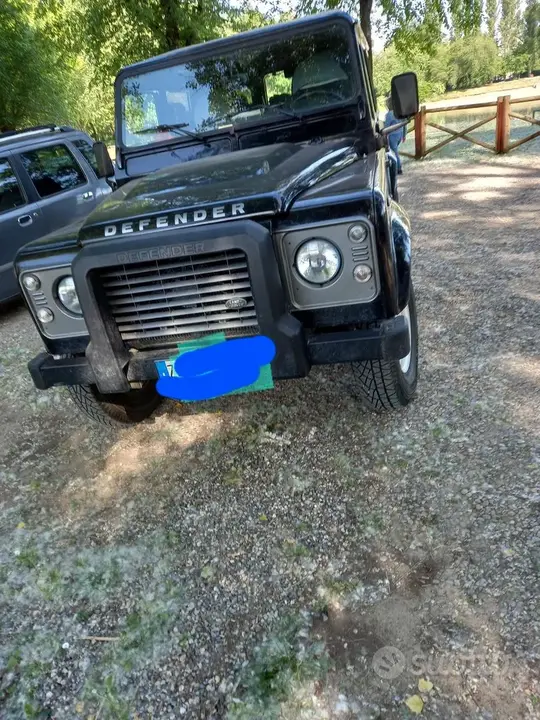 Land Rover Defender 2016 photo 2