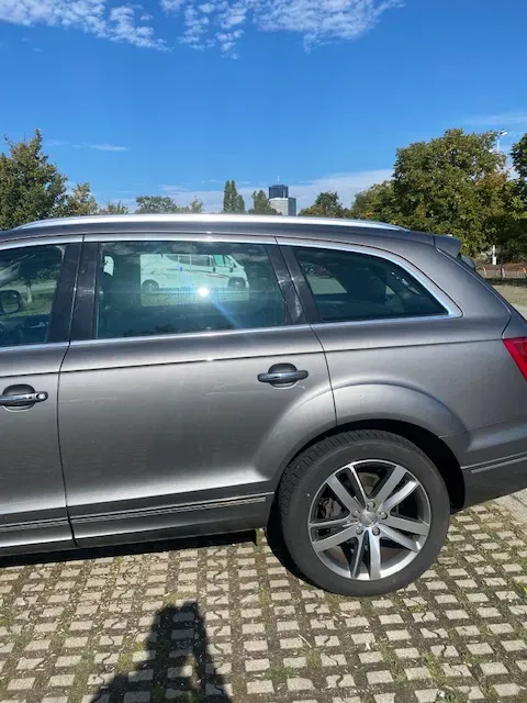 Audi Q7 2010 photo 3