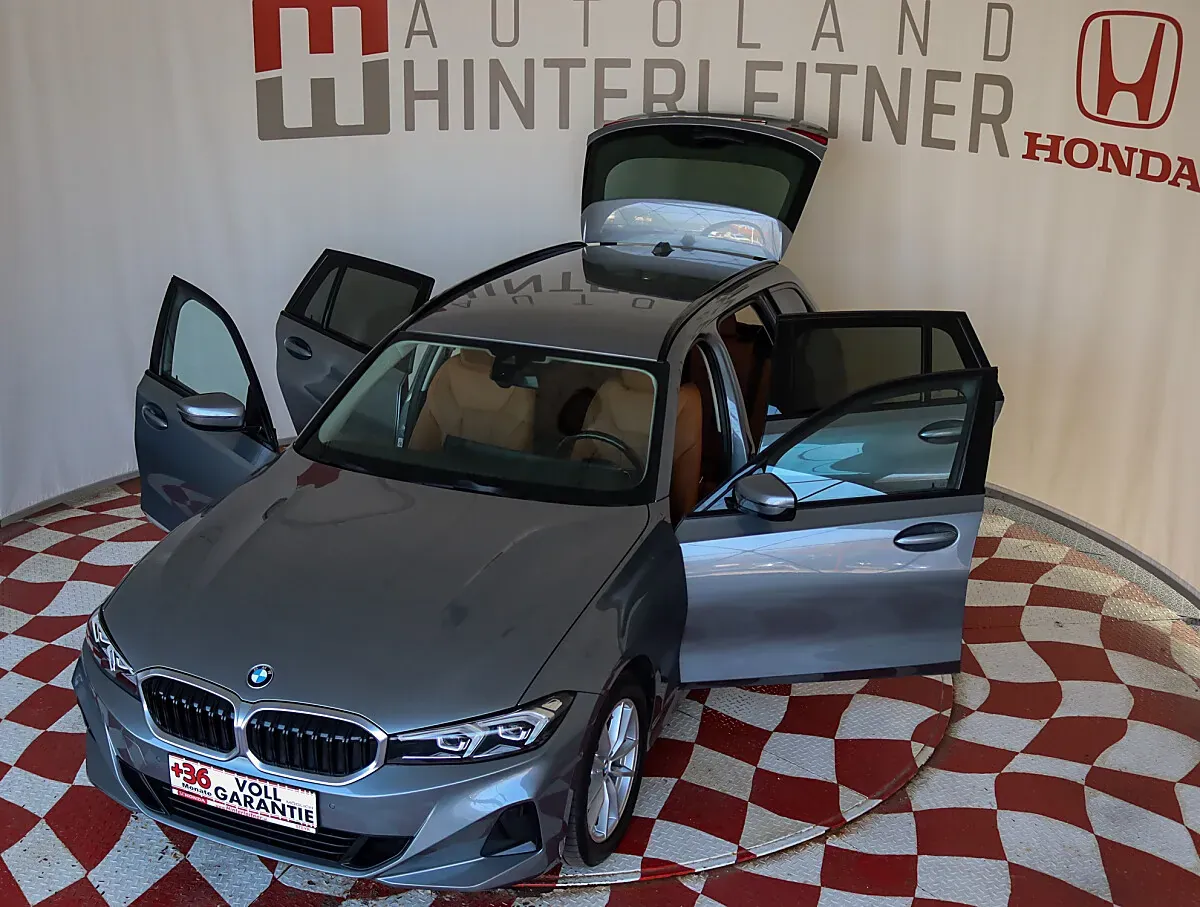 BMW 3 Series 2023 photo 3