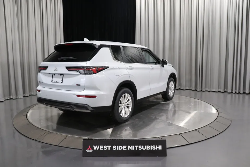 Mitsubishi Outlander 2026 photo 5