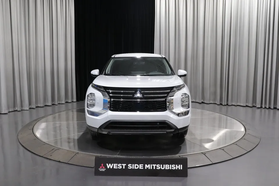 Mitsubishi Outlander 2026 photo 2