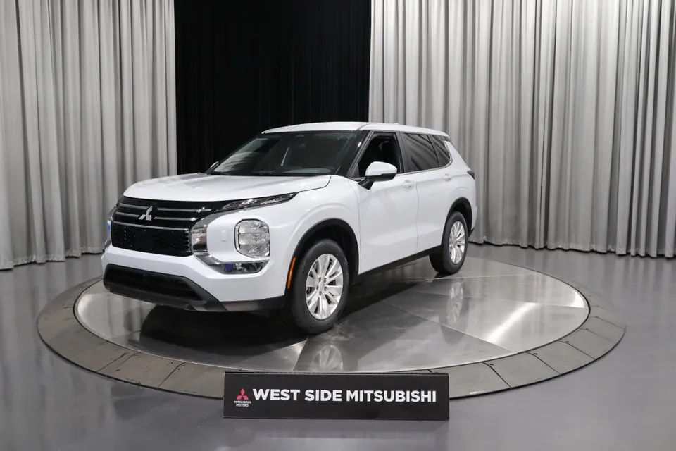 Mitsubishi Outlander 2026 photo 3