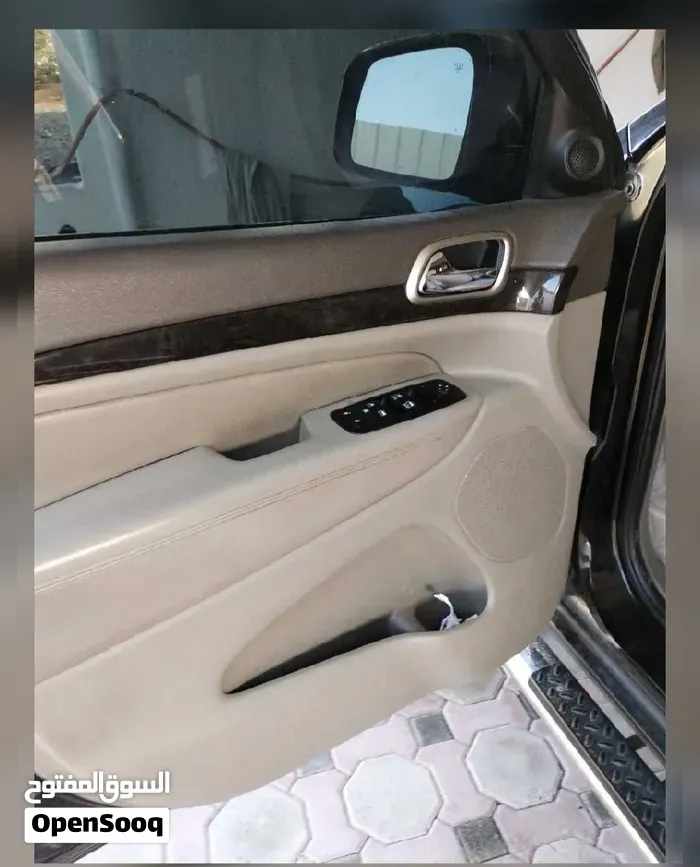 Jeep Grand Cherokee 2012 photo 3
